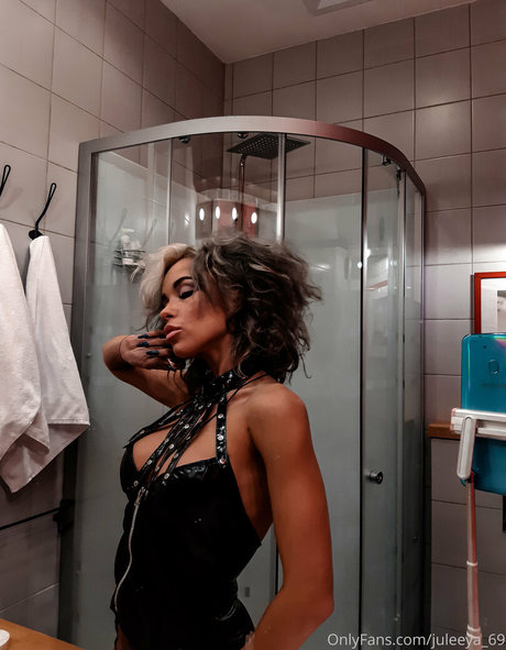juleeya 69 nude actress photo