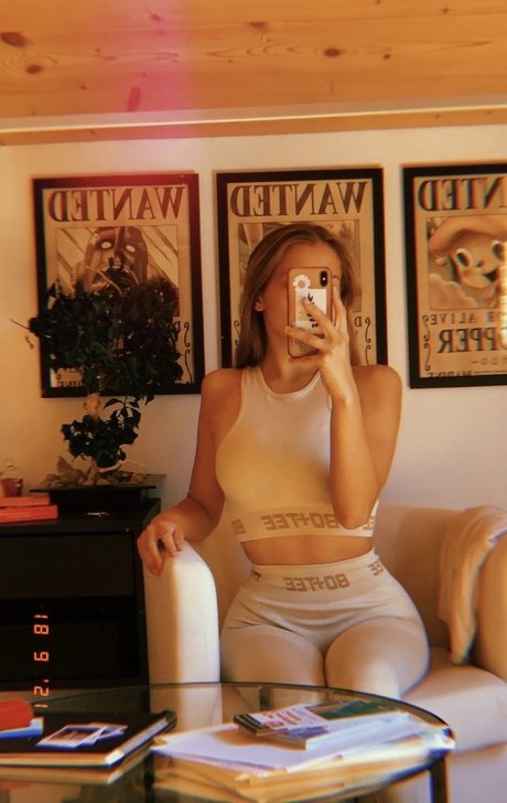 Romane Salvetti pornstar nude picture