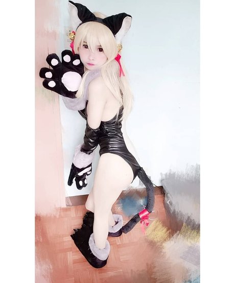 Joyce Poring model free gallery