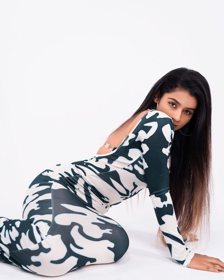 Suhana Khan pornstar xxx photo