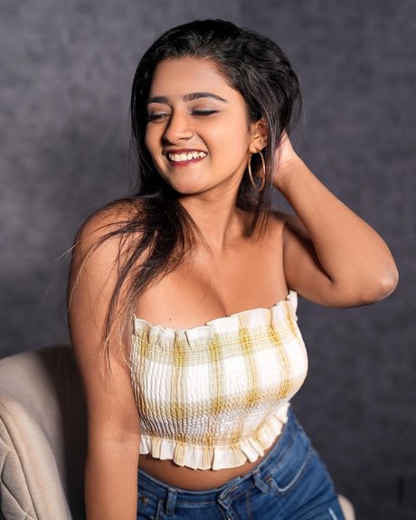 Suhana Khan star pretty images