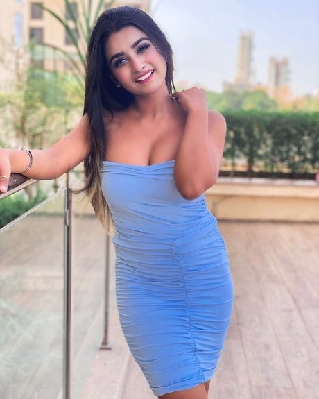 Suhana Khan erotic star photo