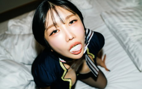 Yunjini erotic pornstar gallery