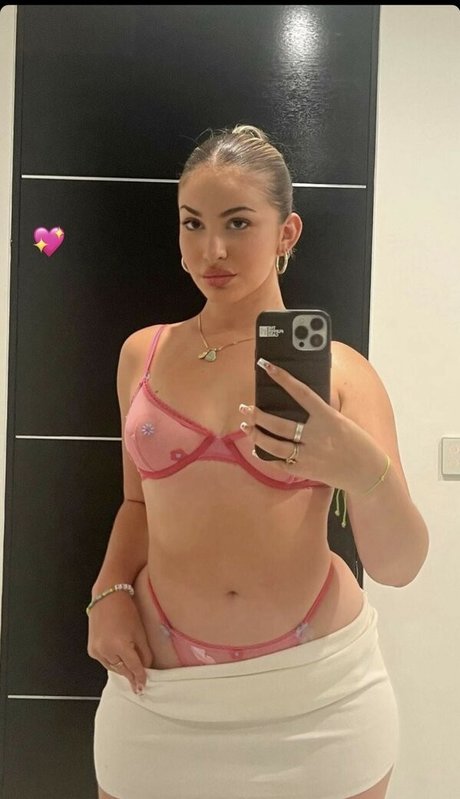 Emely Hernandez xxx model img