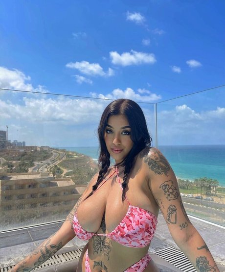 sucking big cock onlyfans pornographic image