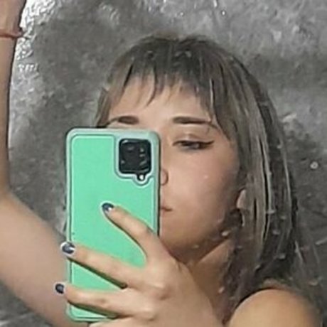 mewslut nudes actress photo