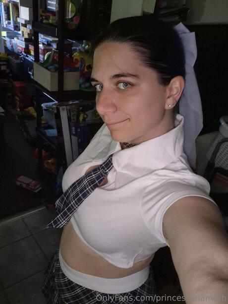 Princesse Namrah naked model pics