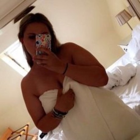 Curvy Kam art star images