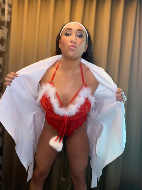 Rachael Ellering exclusive star images