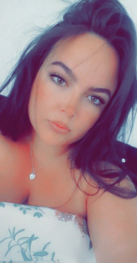 QueenBee pornstar sex picture