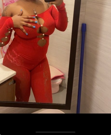 ladyboy onlyfans beautiful pics