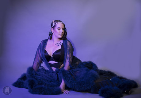 curvy lingerie onlyfans sexy images