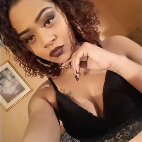 European GurlXxx exclusive model img