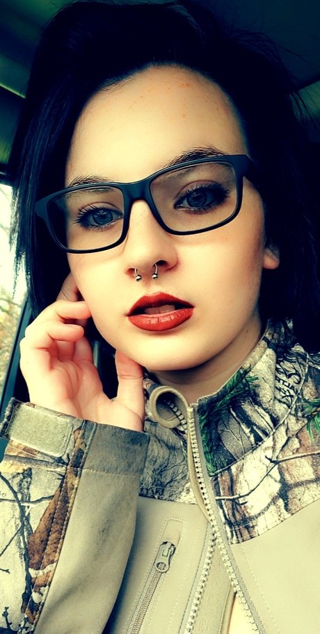 brunette milf onlyfans free image