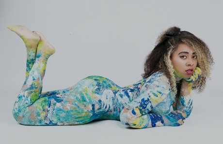 Rhot perfect actress photos