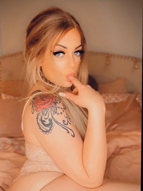 Riley Lockhart star beautiful photos