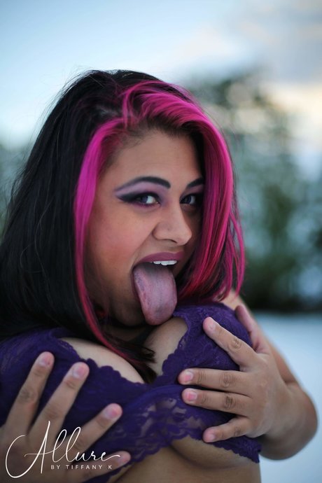 Curvy and fun_ star adult gallery