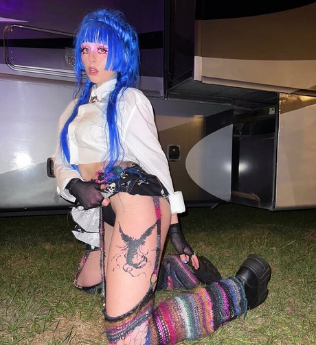 Ashnikko star nudes pictures