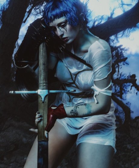 Ashnikko sexy star img