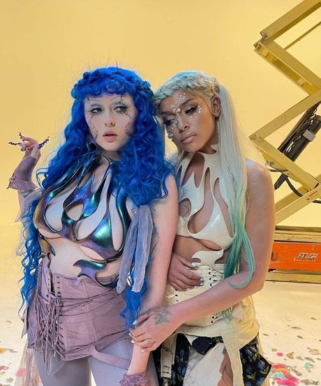 Ashnikko art model picture