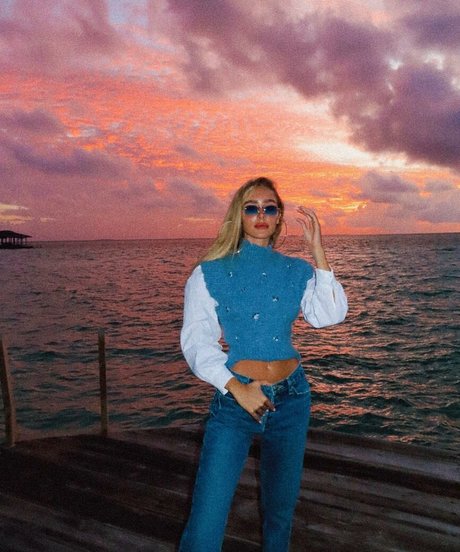 thick onlyfans adult pic