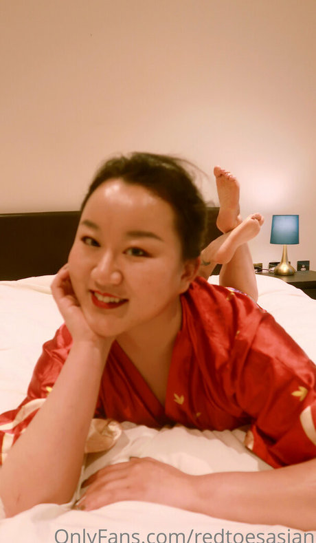 redtoesasian pretty pornstar pics