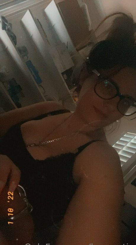 Loowcutie naked star picture