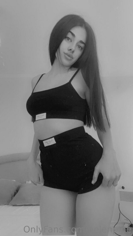 helenpipe nude thumbnail