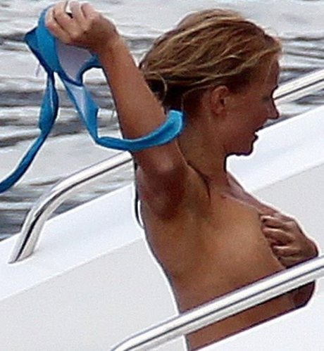 Geri Halliwell porn model gallery