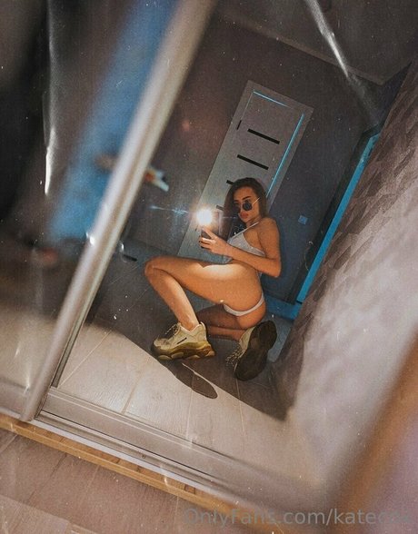 18 year old onlyfans pornos image