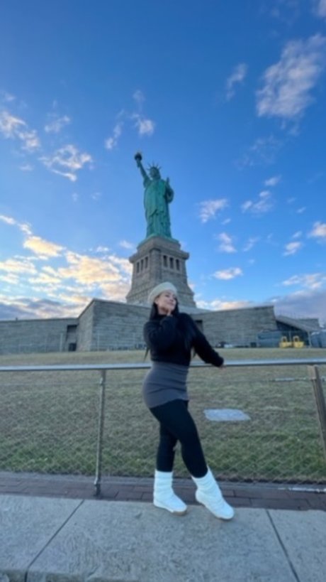 SaraWilson beautiful model pictures