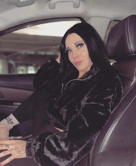 _erenity_ model high quality images