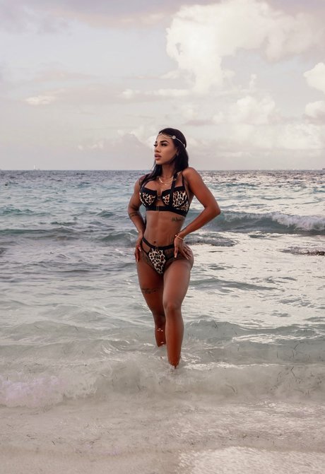 Yubisay model sex gallery
