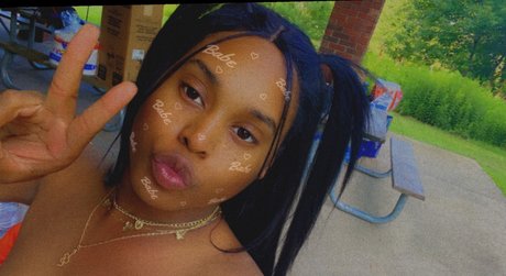 M I S S M E S S Y_ pornstar nude picture