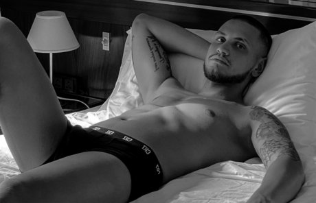 TrueRikrdo xxx model img