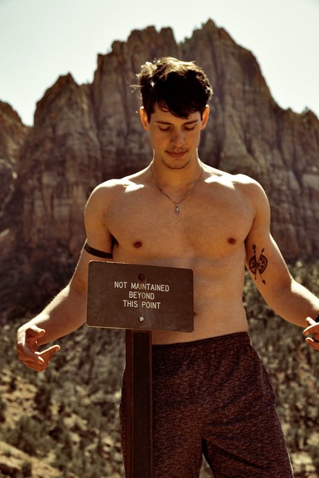 Hunter Cone model naked photo