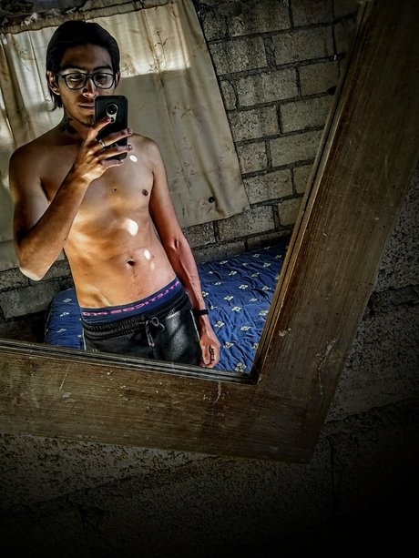 Luis G GR adult model pictures