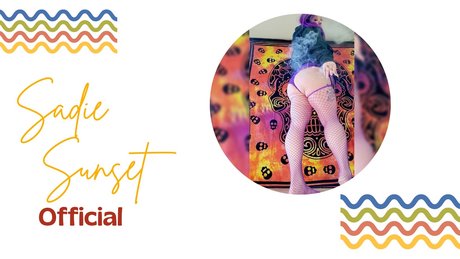 Sadie Sunset beautiful model image