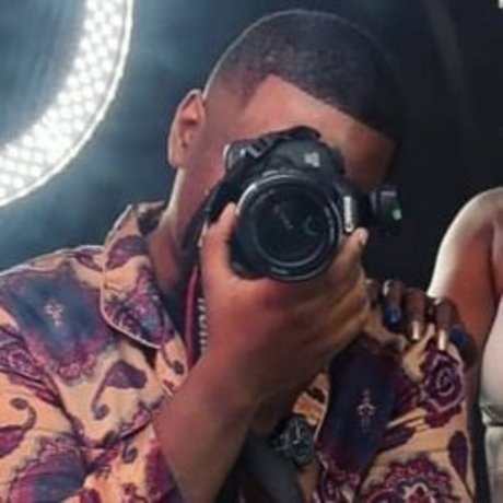 Toy Box Photographer high quality actress pic