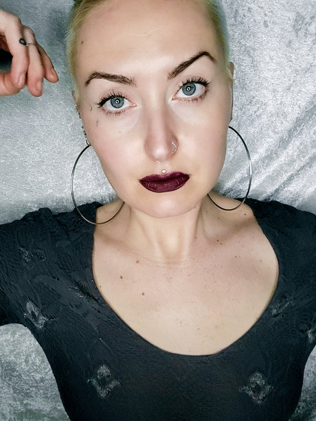 Domina Sasha Beverly pornstar adult archive