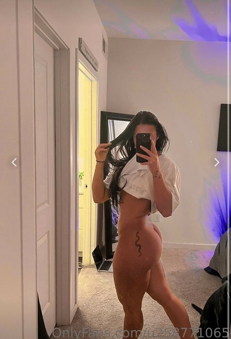Hennyone sex pornstar img