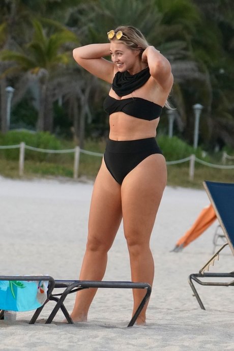 Iskra Lawrence high quality actress pic