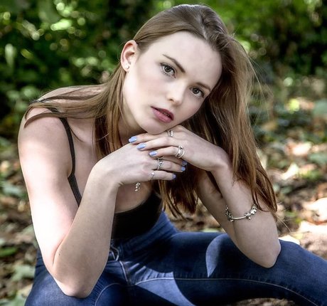 Ellie Littlechild pornstar xxx archive