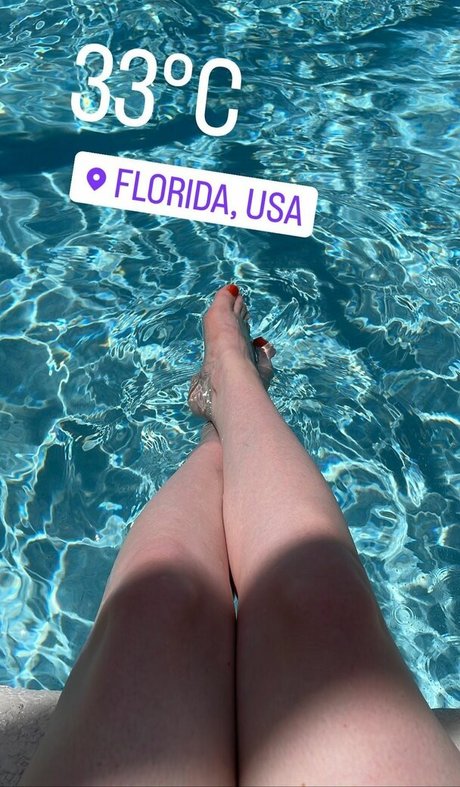 Ellie Littlechild star art pics