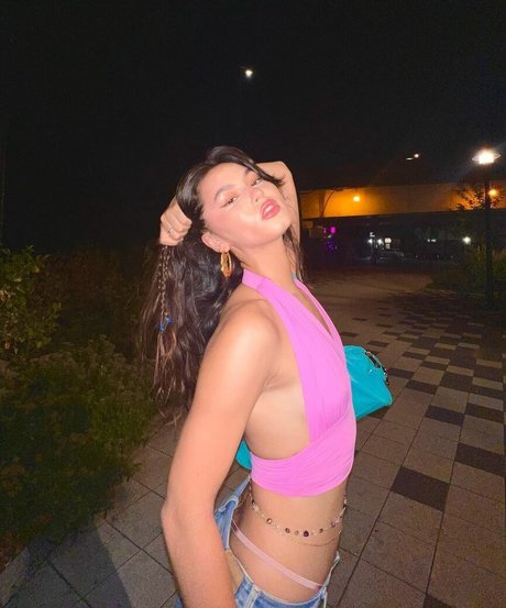 Beca Michie model nude pic
