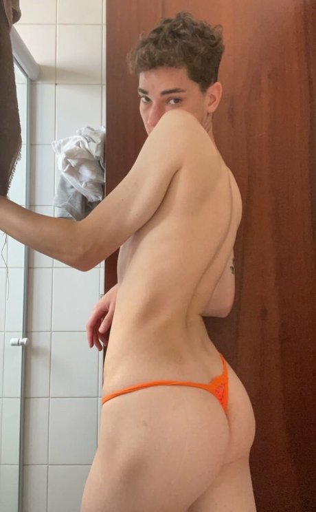 blonde male onlyfans erotic pics