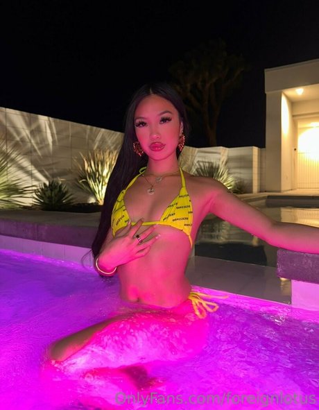 foreignlotus model hot photos