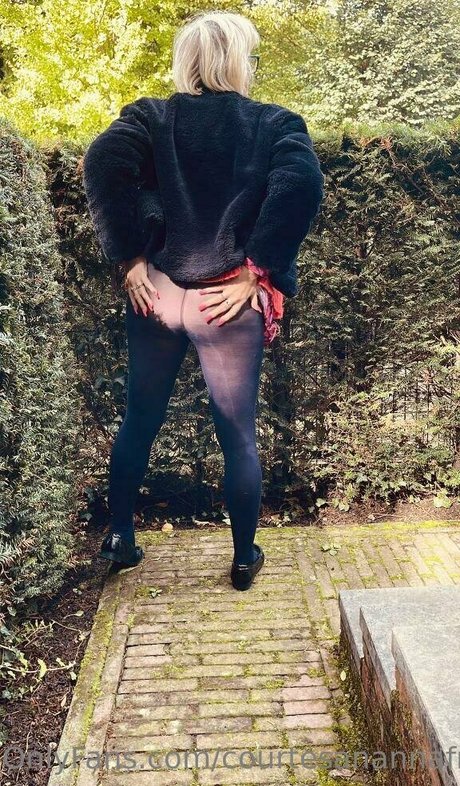 courtesanannafree star sexy photos