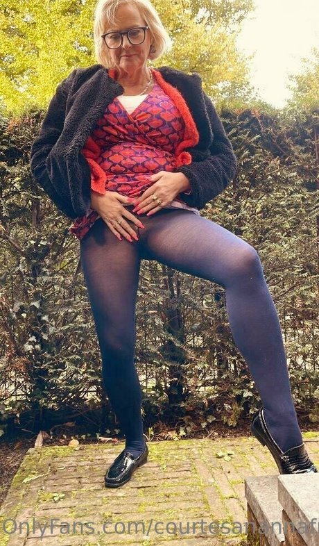 courtesanannafree naked star gallery