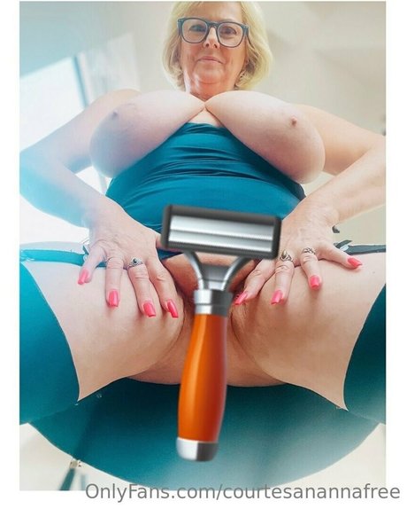 courtesanannafree pornstar sexy photo